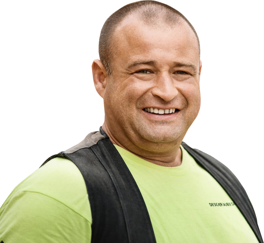 Foto von Zimmermeister Andreas Wiedmer, der zugelassen ist für den Asbestabbau