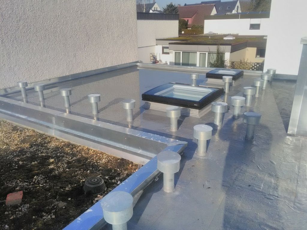 Flachdachsanierung inklusive Dämmung in Neu-Ulm