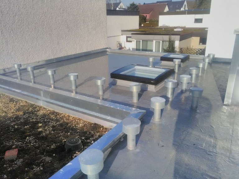 Flachdachsanierung inklusive Dämmung in Neu-Ulm