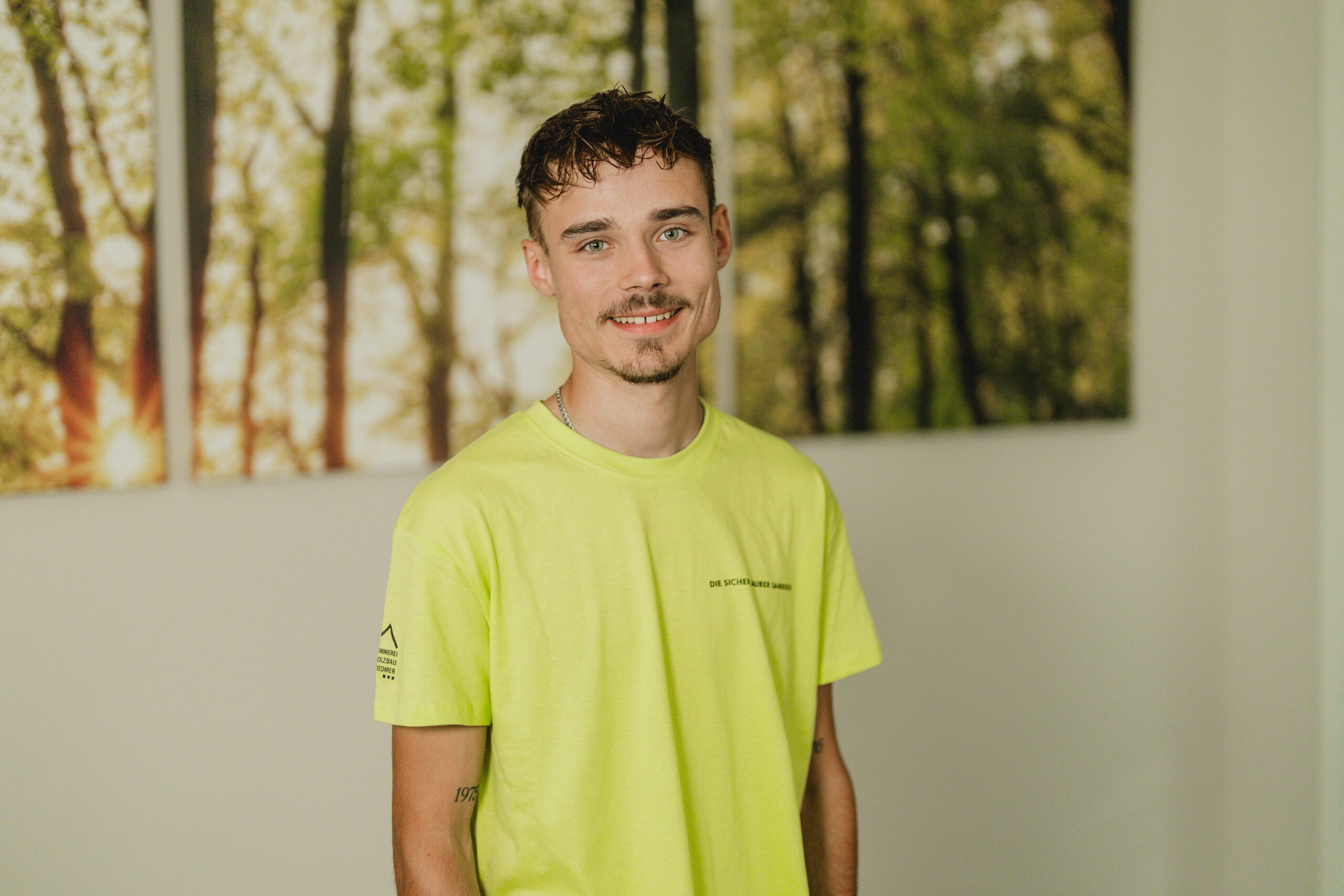 Zimmerer Fynn vom Team der Zimmerei Wiedmer aus Achstetten